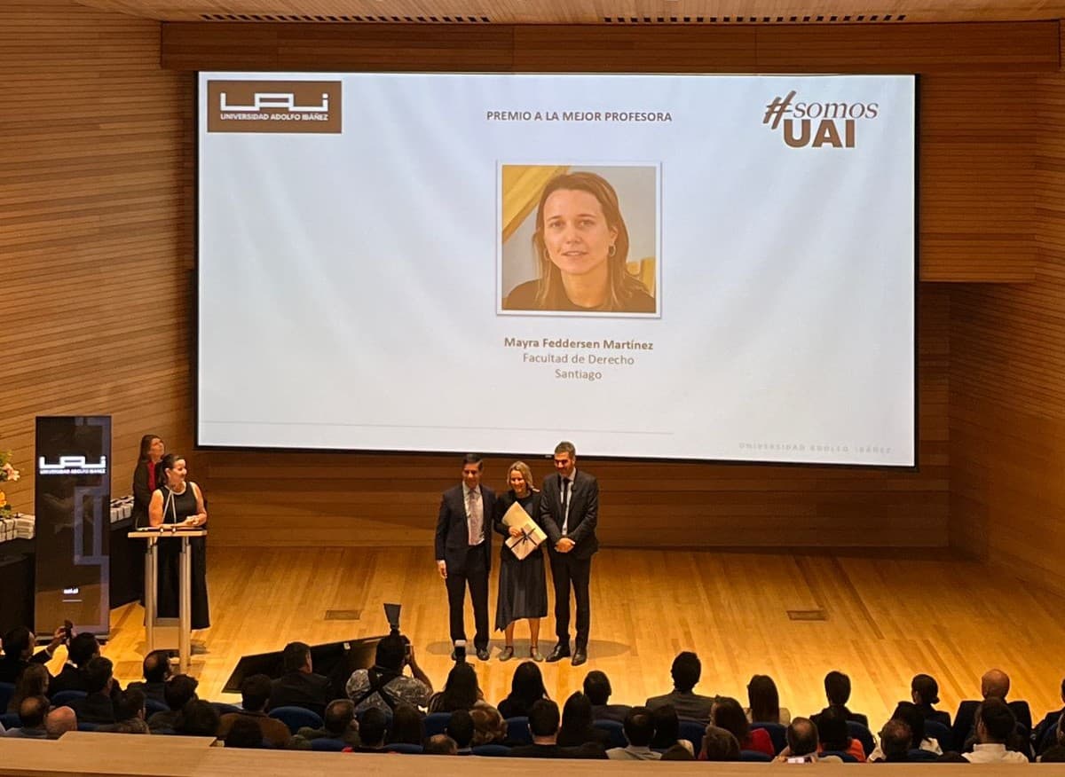 Mayra Feddersen y Carla Sepúlveda son reconocidas con premios que destacan su labor docente y académica